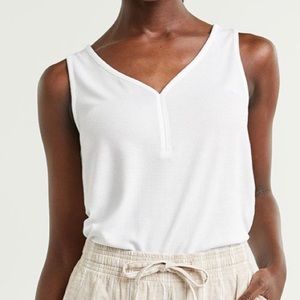 BNWT V-Neck Ribbed Tank